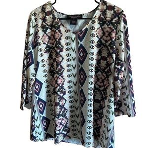 Patterned V-Neck Women's Geometric Top